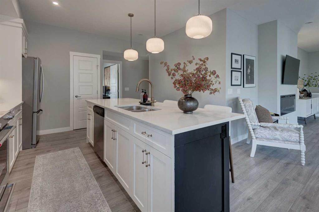 Picture for 405 Cranbrook Walk SE