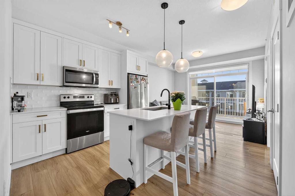 Picture for 402, 500 Auburn Meadows Common SE