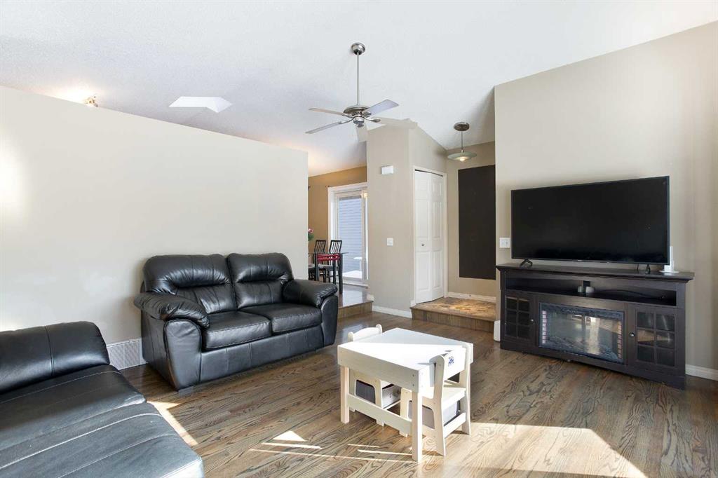 Picture for 28 Cedardale Road SW