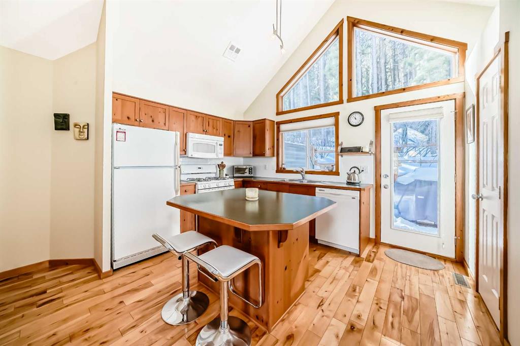 Picture for 4, 903 Wilson Way 