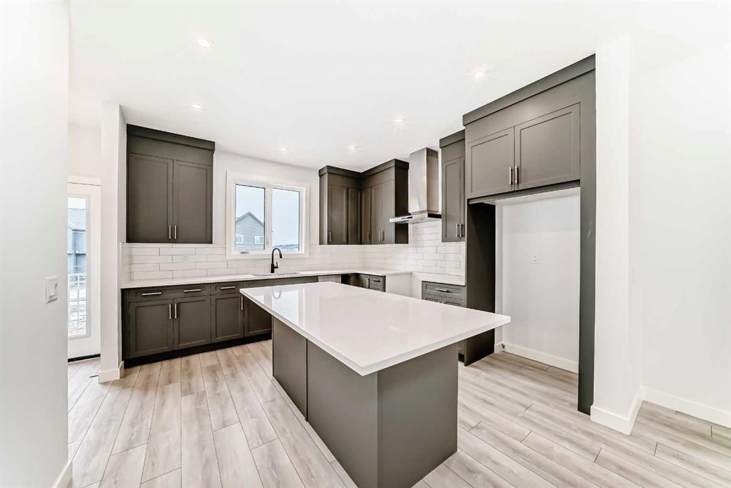 Picture for 48 Monarch Bend 