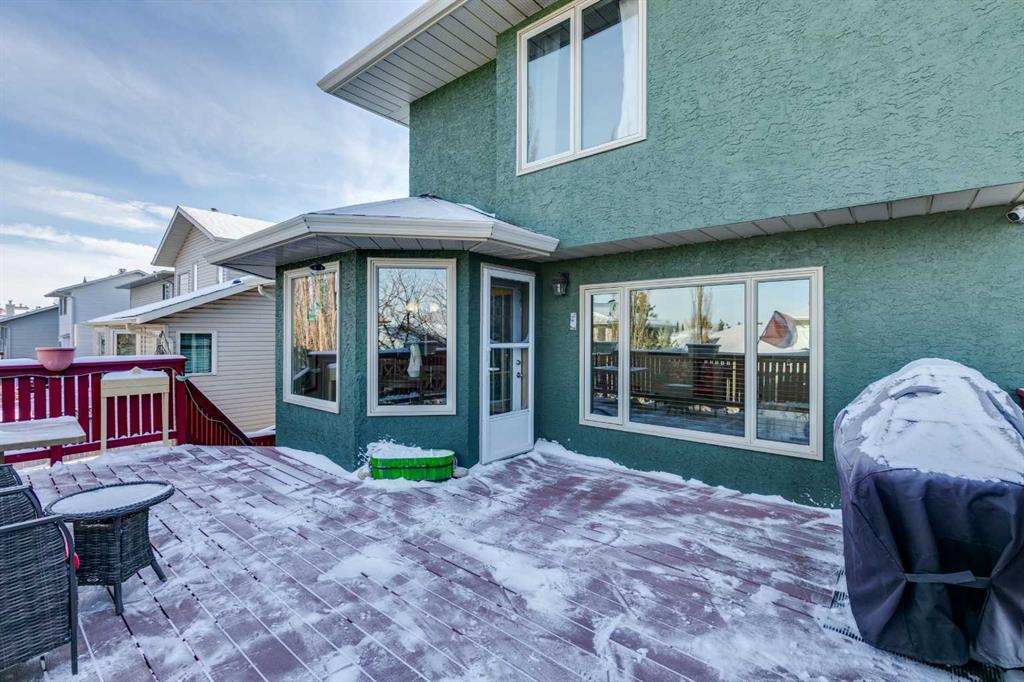 Picture for 20 MacEwan Ridge View NW