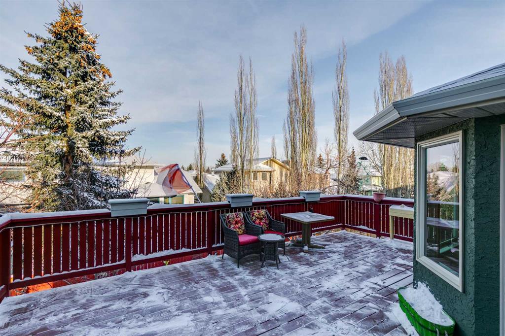 Picture for 20 MacEwan Ridge View NW