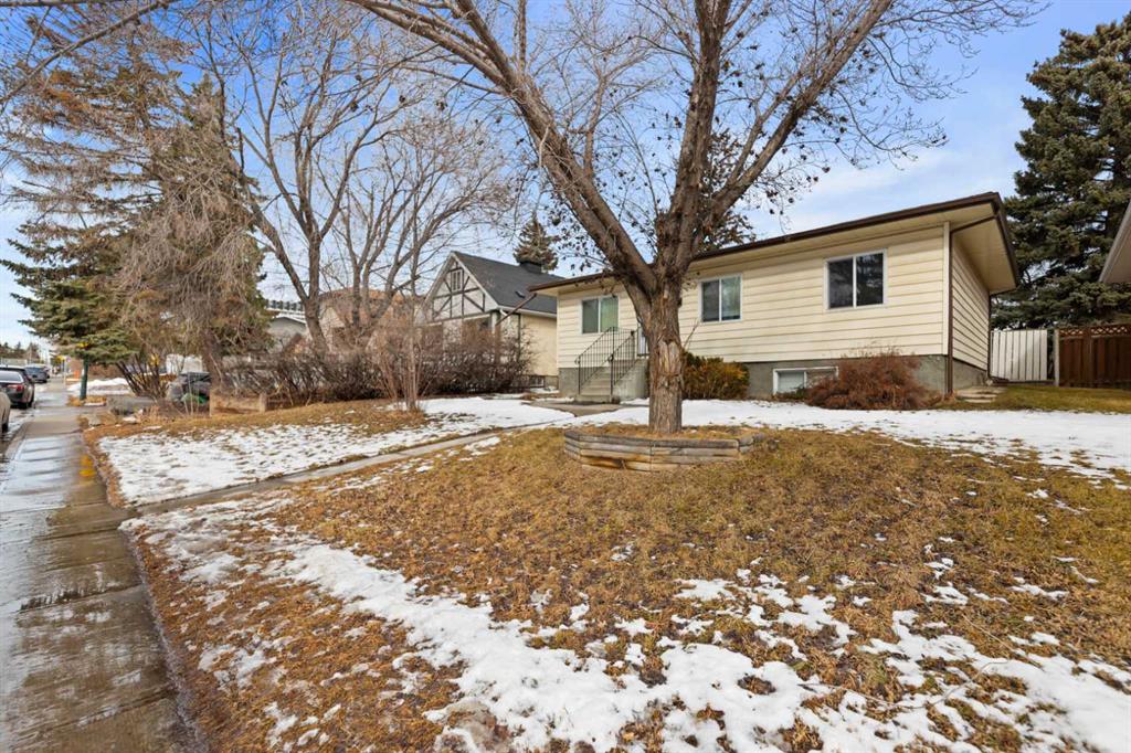 Picture for 818 68 Avenue SW