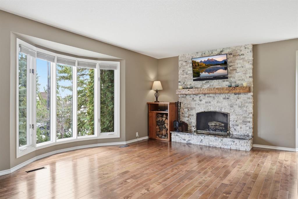Picture for 330 Silver Ridge Crescent NW