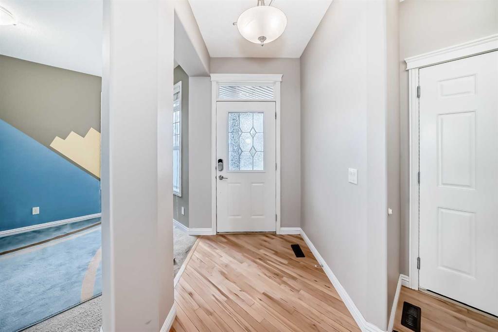 Picture for 51 Royal Oak View NW