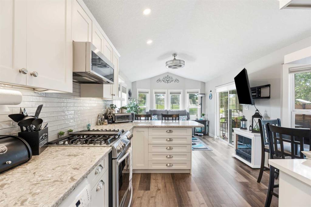Picture for 21, 370165 79 Street E