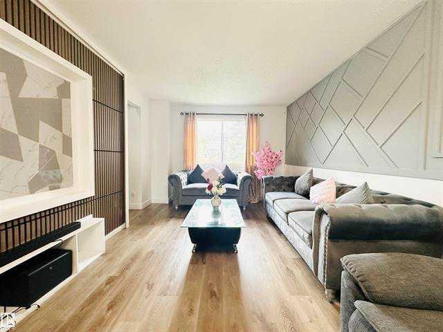 Picture for 40 PINECLIFF Close NE