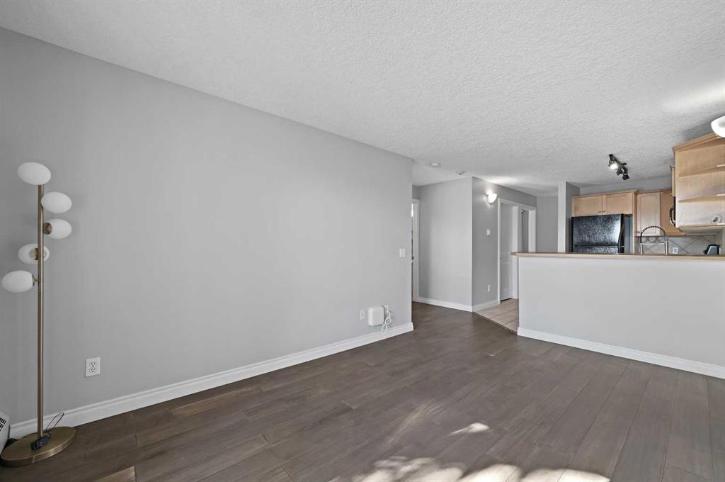 Picture for 305, 60 38A Avenue SW https://www.cirrealty.ca/reb/creb/30/A2266030_15.jpg