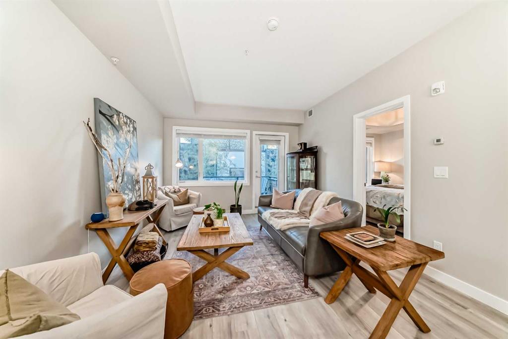 Picture for 311, 3375 15 Street SW https://www.cirrealty.ca/reb/creb/30/A2266230_11.jpg