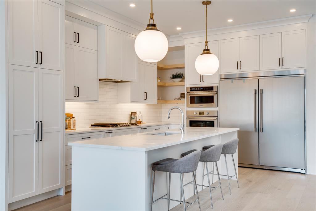 Picture for 640 37 Street SW