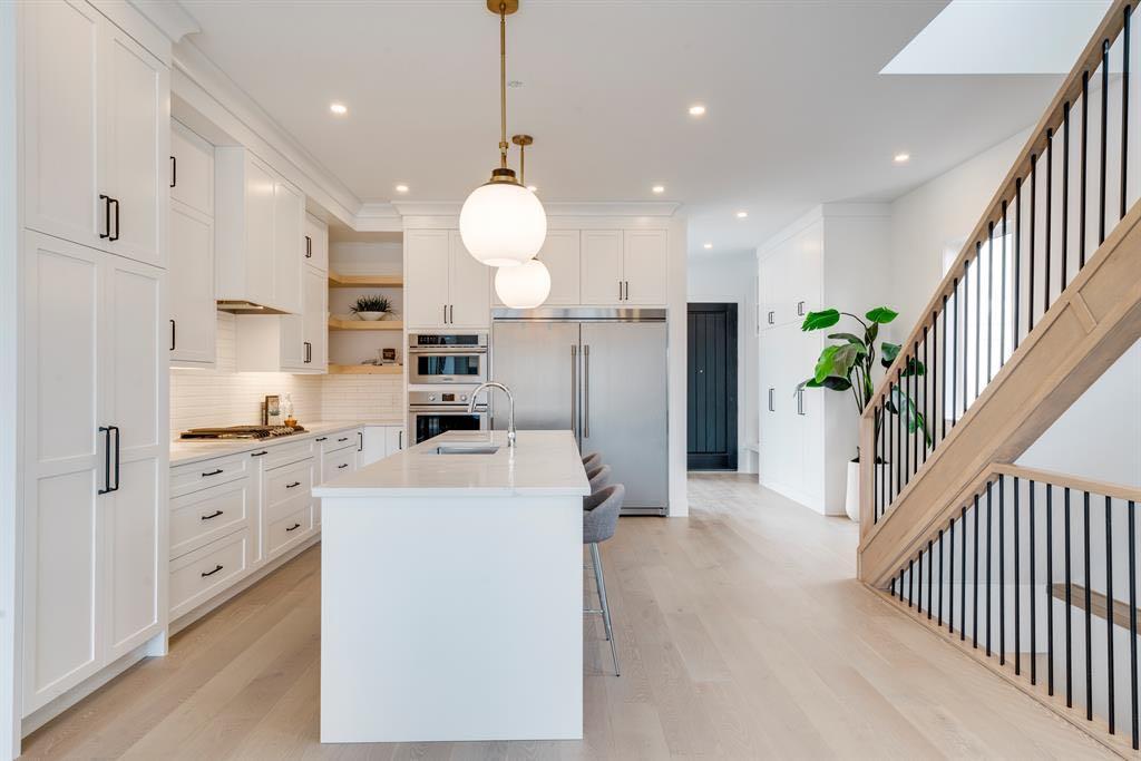 Picture for 640 37 Street SW