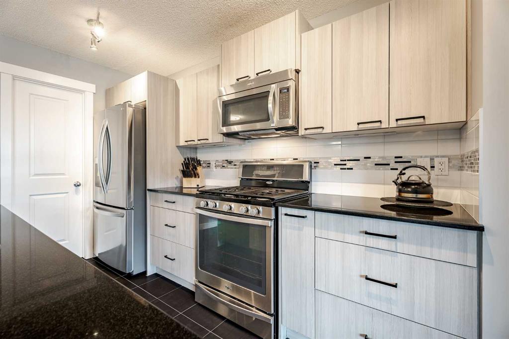 Picture for 110 Skyview Ranch Manor NE