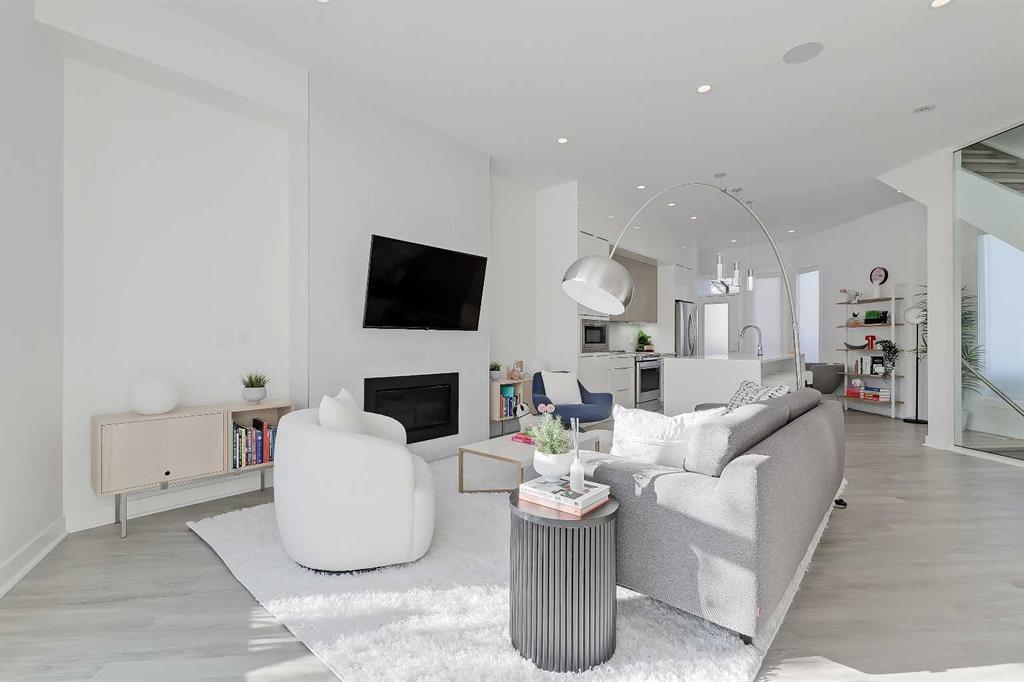 Picture for 454 15 Avenue NE