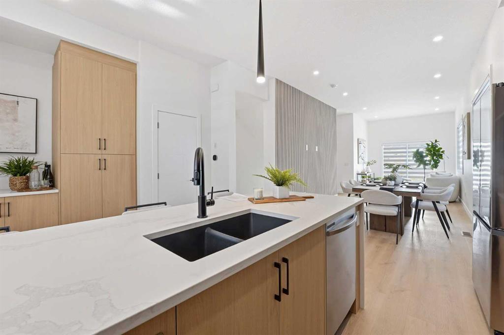 Picture for 601, 200 Belvedere Boulevard SE