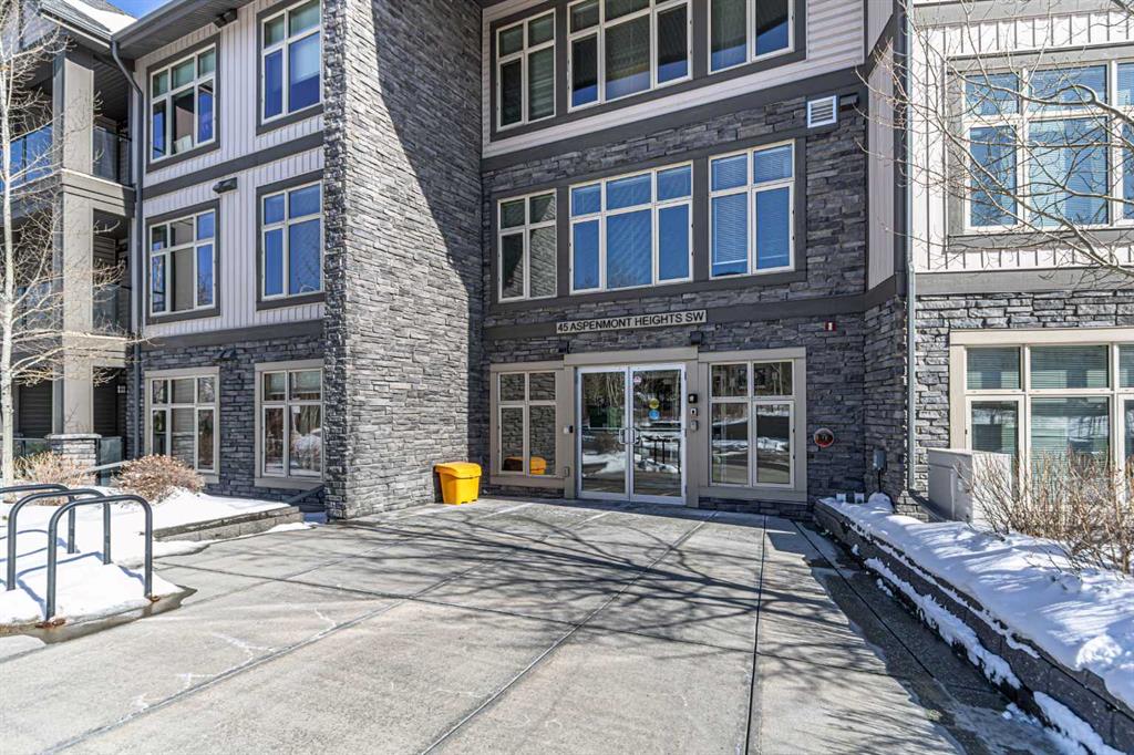 Picture for 303, 45 Aspenmont Heights SW