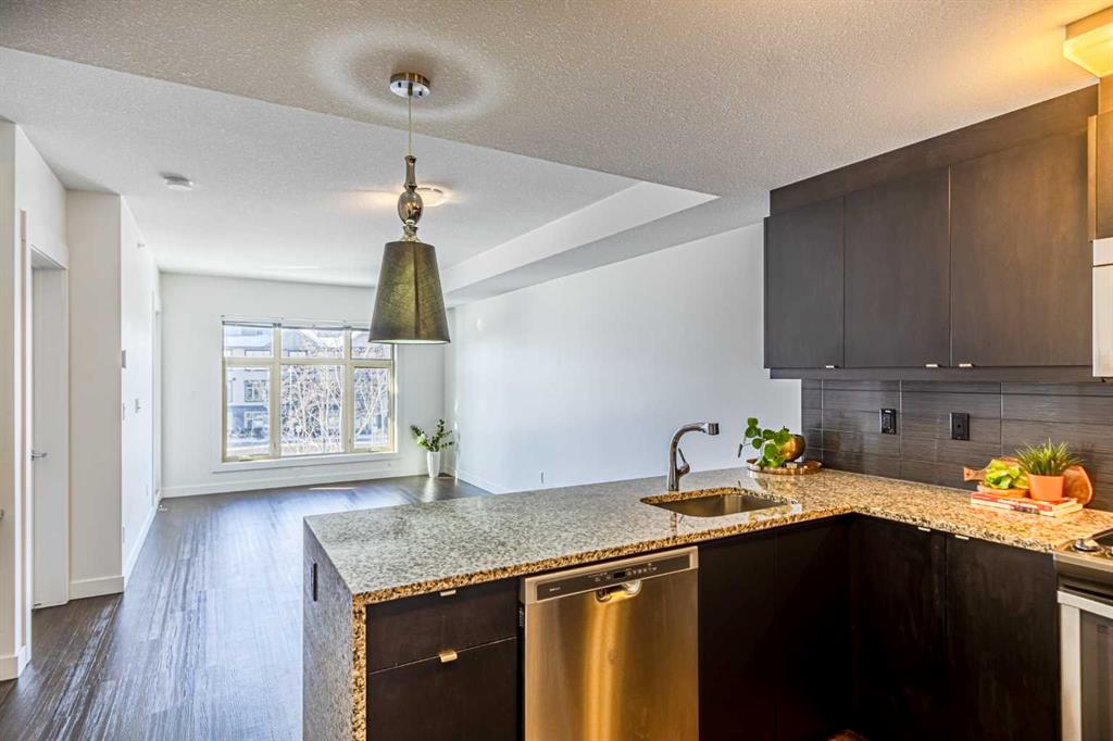 Picture for 303, 45 Aspenmont Heights SW