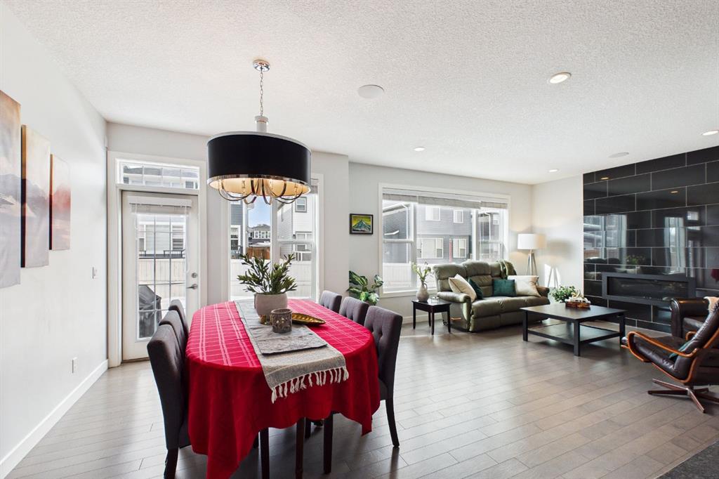 Picture for 29 Evansglen Place NW