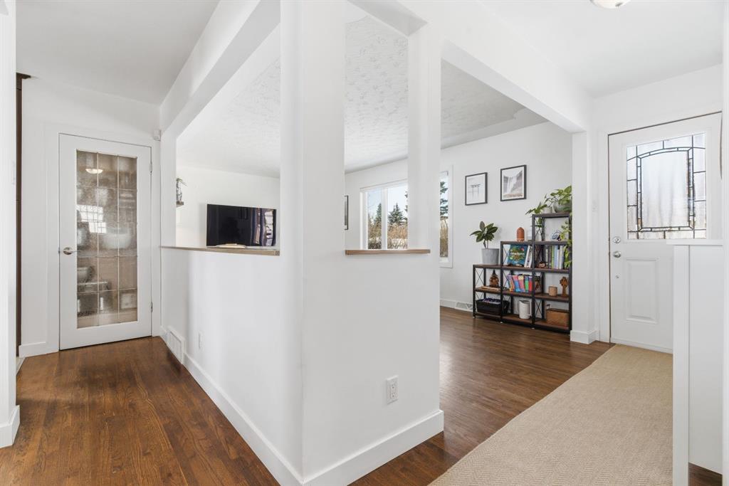 Picture for 2428 38 Street SW