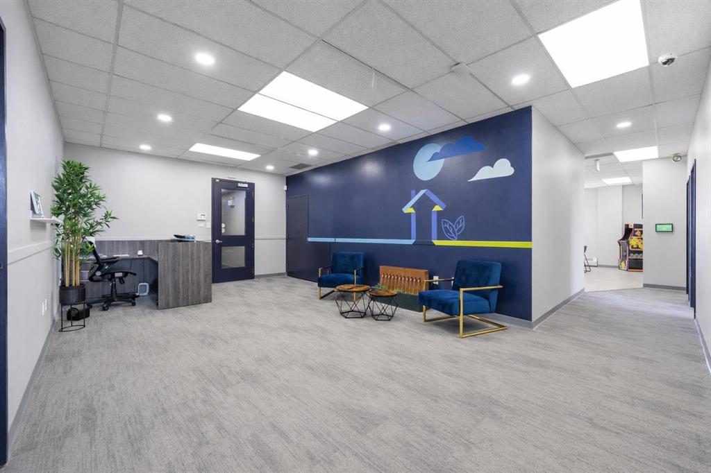 Picture for #300, 12 Manning Close NE