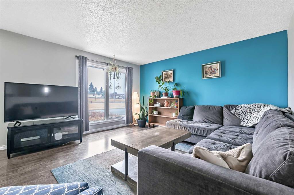 Picture for 399 Maitland Crescent NE