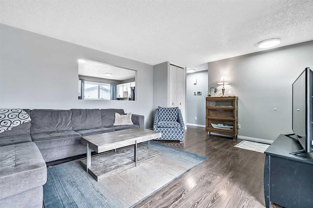 Picture for 399 Maitland Crescent NE