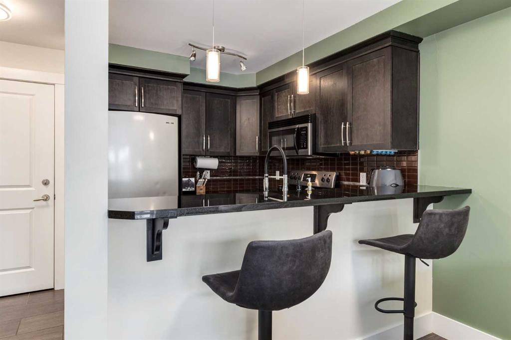 Picture for 104, 725 4 Street NE