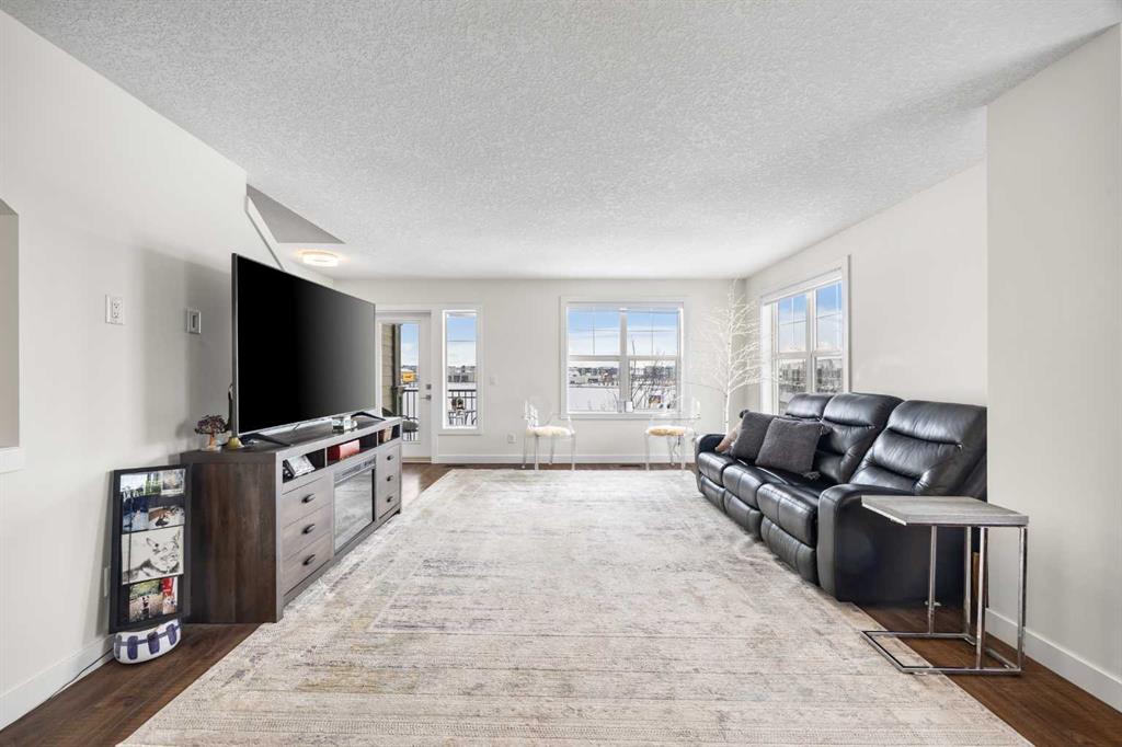 Picture for 111 Evanscrest Gardens NW