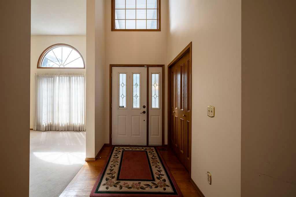 Picture for 207 Shawnee Mews SW