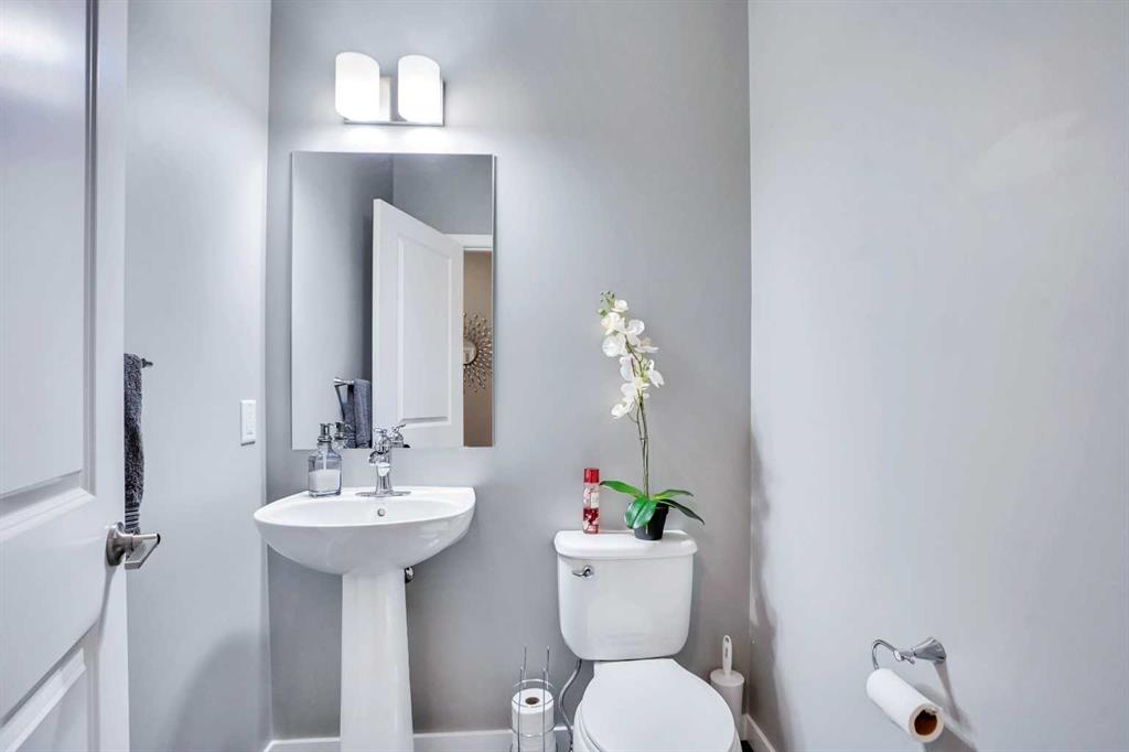 Picture for 100 Redstone Parade NE