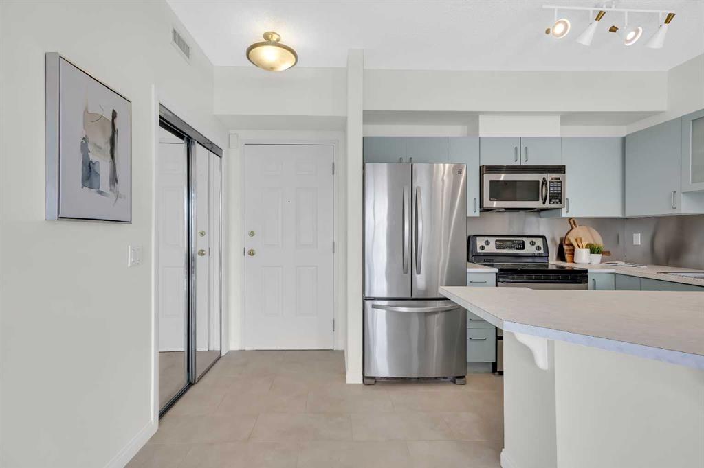 Picture for 301, 527 15 Avenue SW