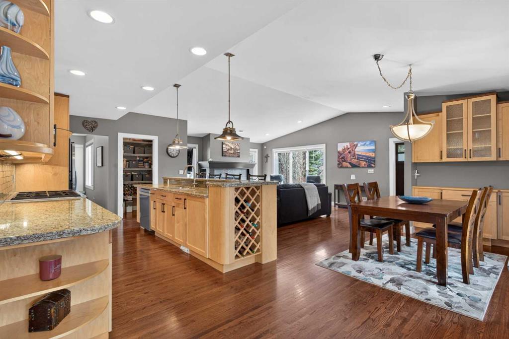 Picture for 31 Rosetree Road NW