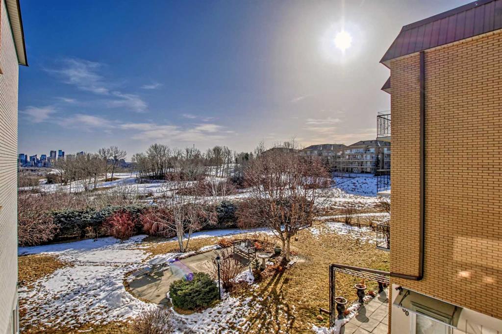 Picture for 202, 520 Cedar Crescent SW