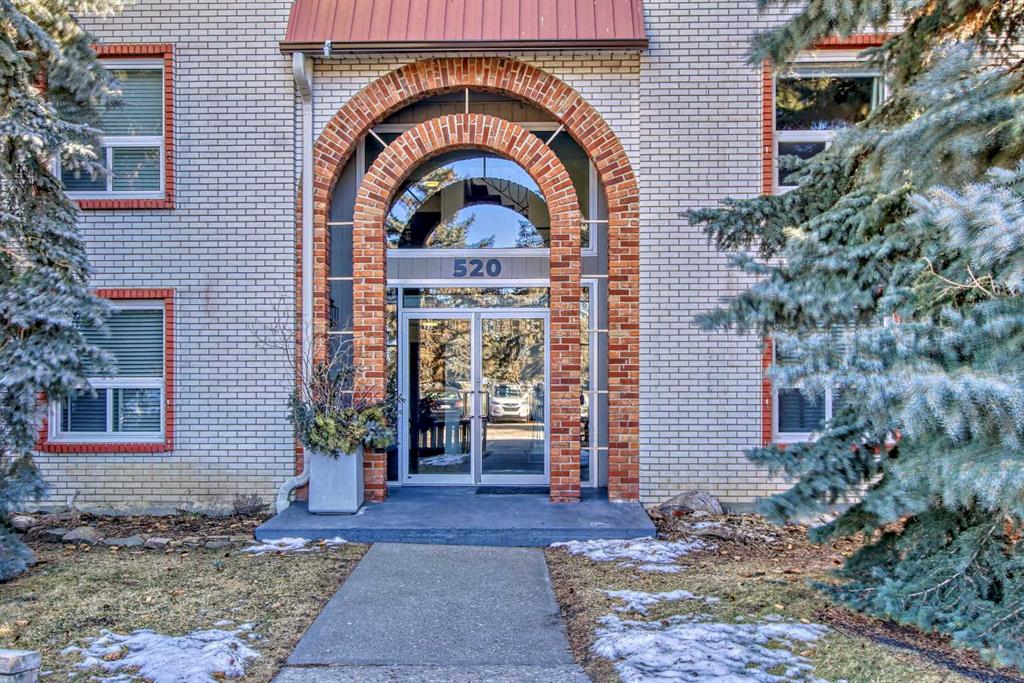 Picture for 202, 520 Cedar Crescent SW