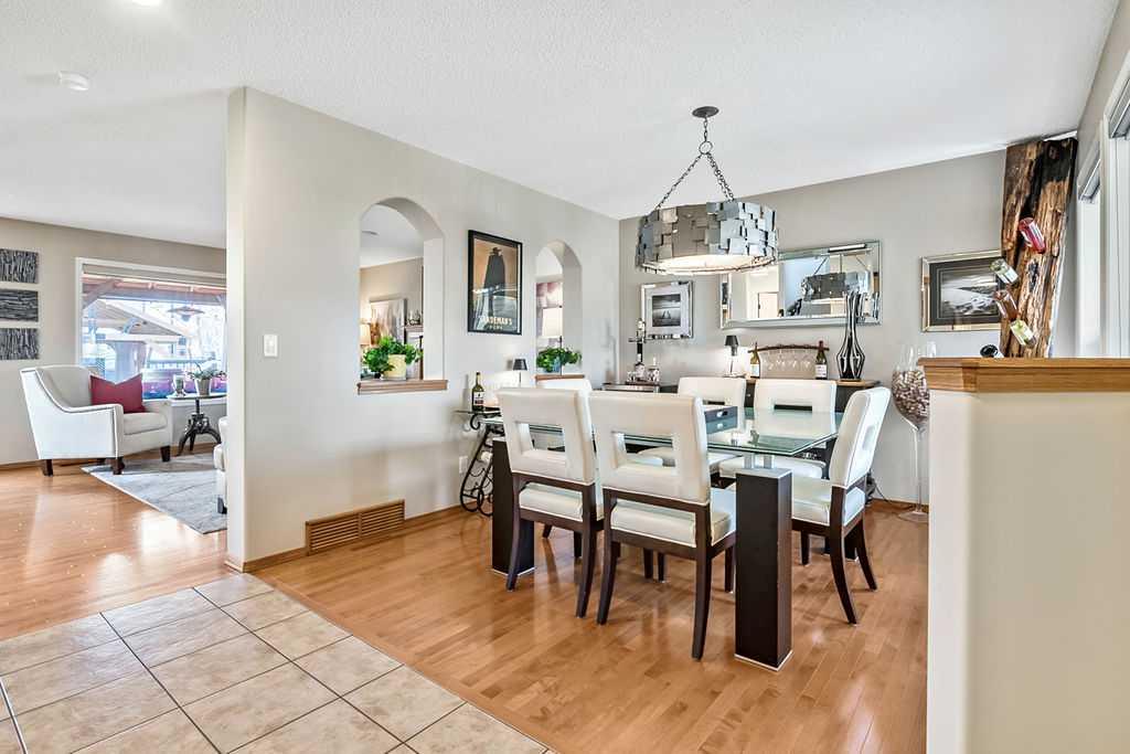 Picture for 11 Cougarstone Park SW