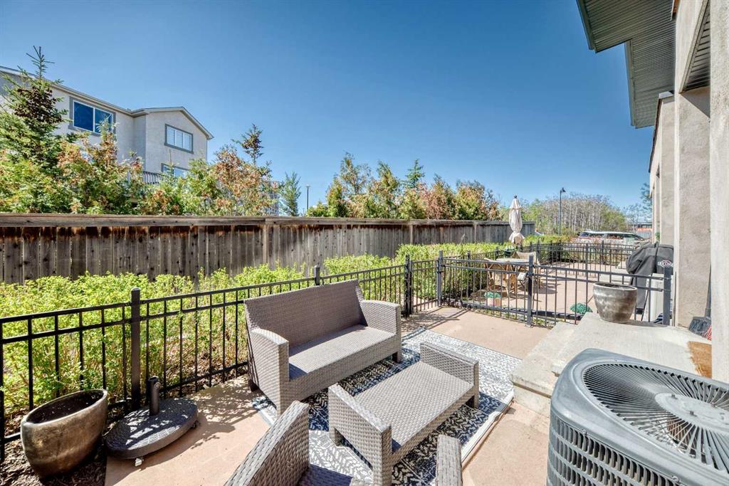 Picture for 25 Aspen Hills Terrace SW