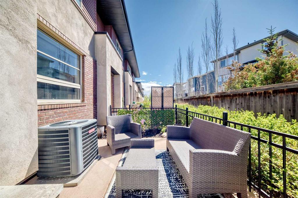 Picture for 25 Aspen Hills Terrace SW
