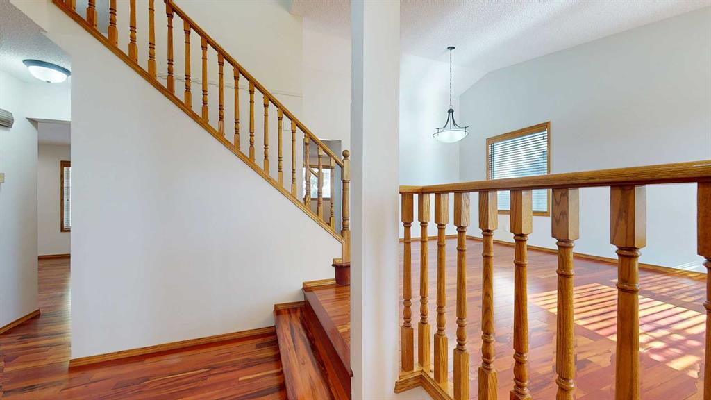 Picture for 60 Sunmeadows Court SE