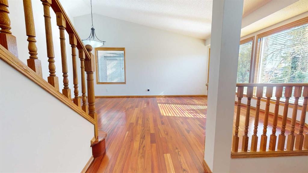 Picture for 60 Sunmeadows Court SE
