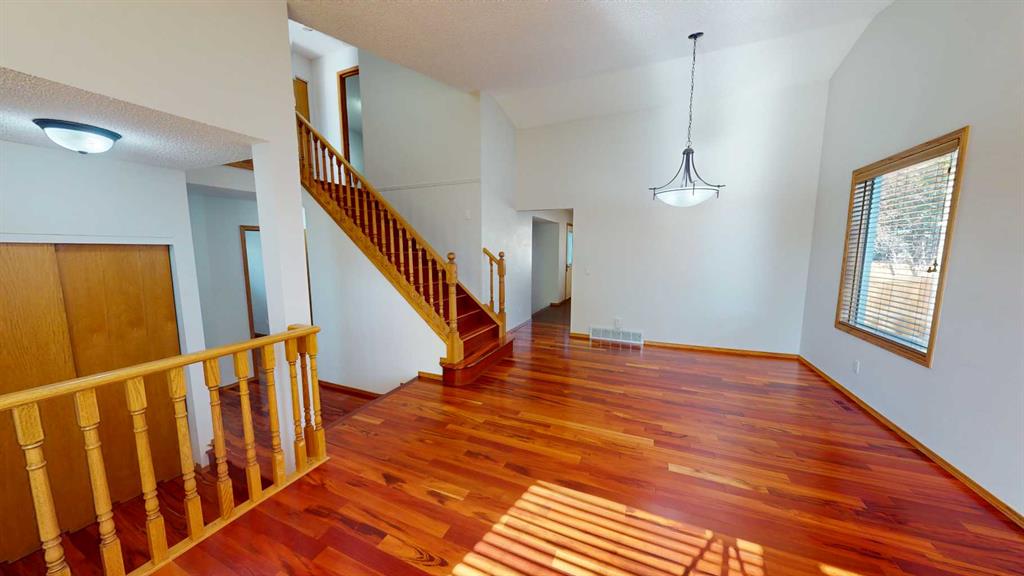 Picture for 60 Sunmeadows Court SE