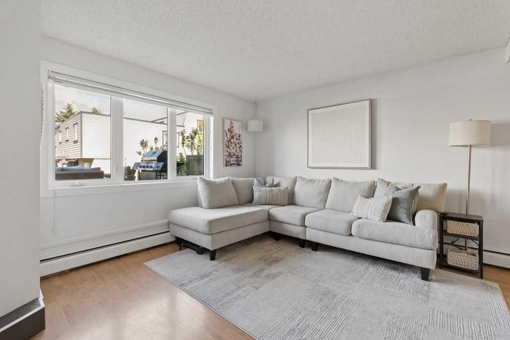 Picture for 151, 3809 45 Street SW