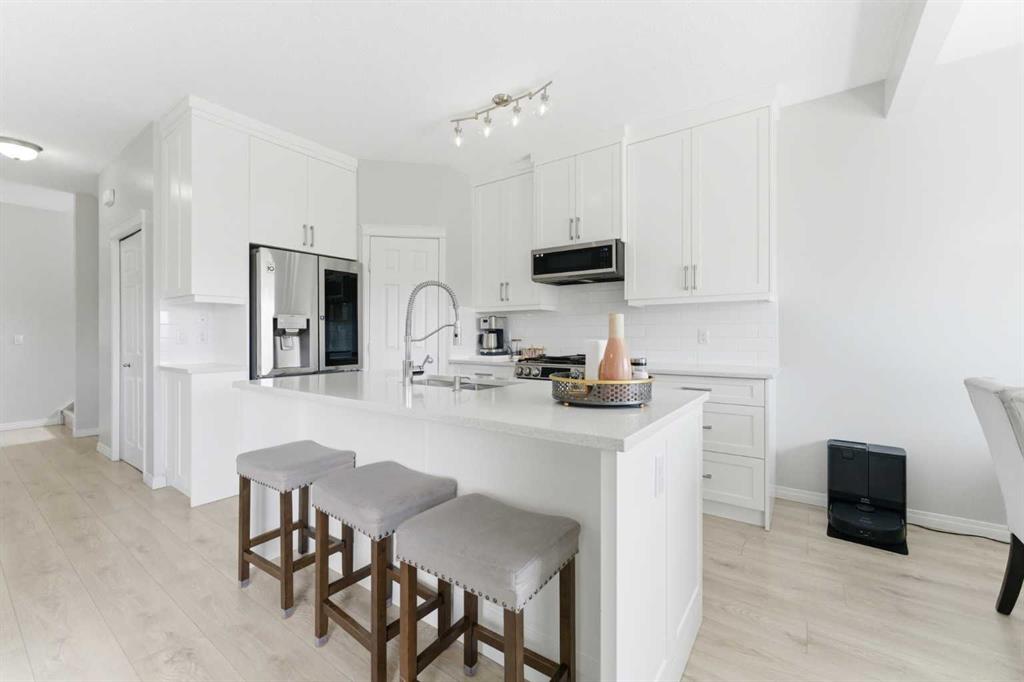Picture for 118 Saddletree Close NE
