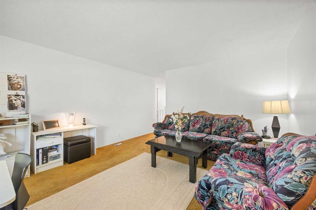 Picture for 41 Castleglen Road NE