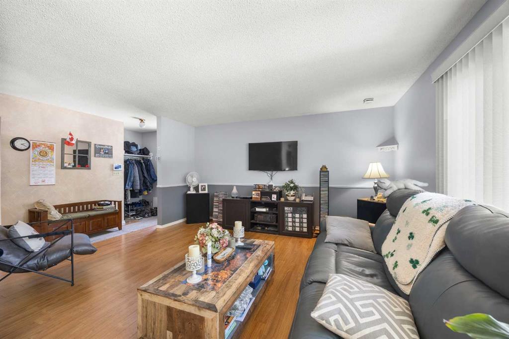 Picture for 272 Huntington Close NE