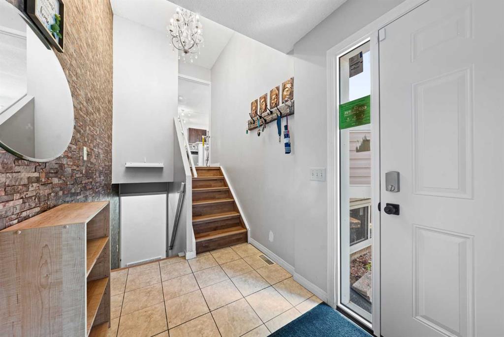 Picture for 143 Castlebrook Rise NE
