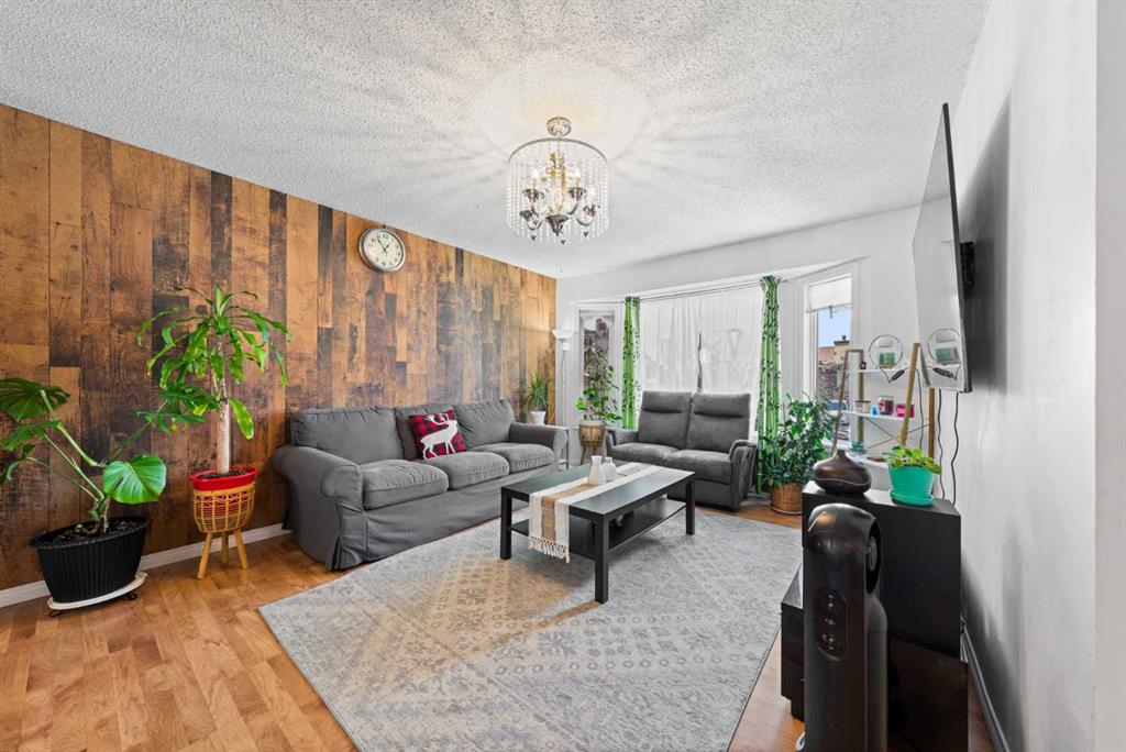 Picture for 143 Castlebrook Rise NE
