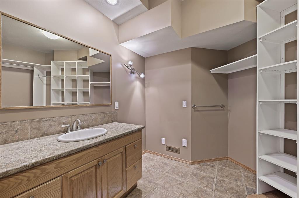 Picture for 322050 20 Street E https://www.cirrealty.ca/reb/creb/31/A2264731_38.jpg