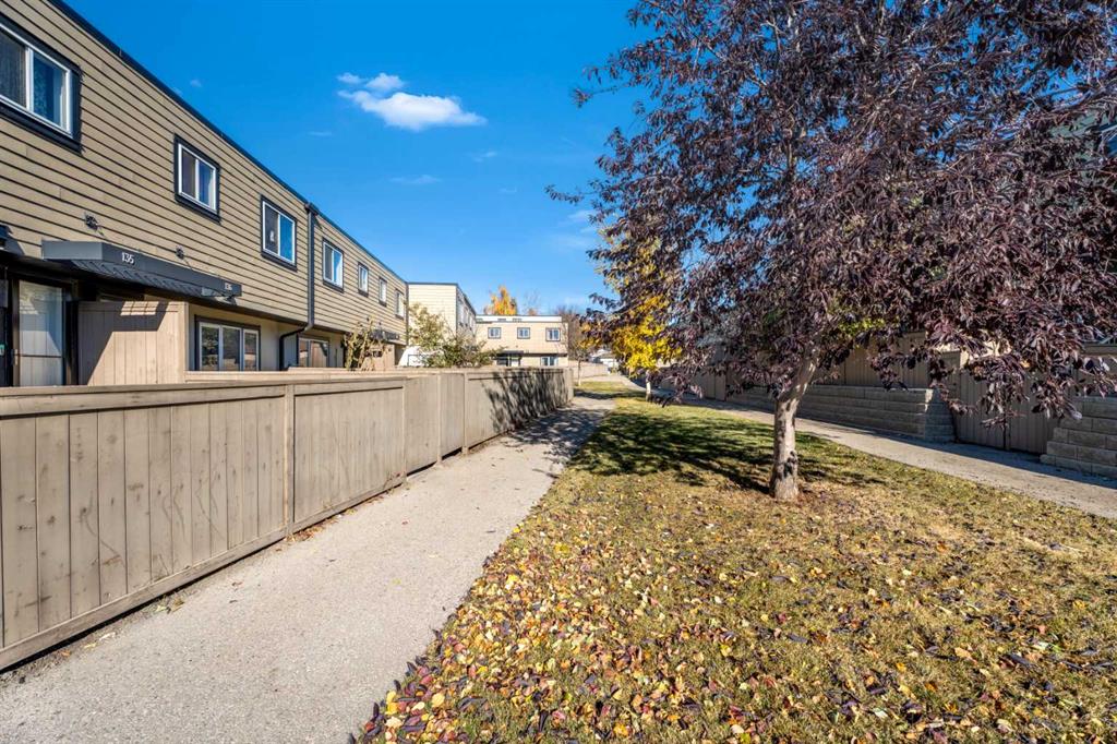 Picture for 137, 3809 45 Street SW https://www.cirrealty.ca/reb/creb/31/A2265631_19.jpg