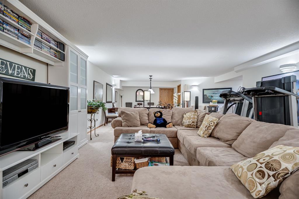Picture for 607 9 Street SE https://www.cirrealty.ca/reb/creb/31/A2266531_36.jpg