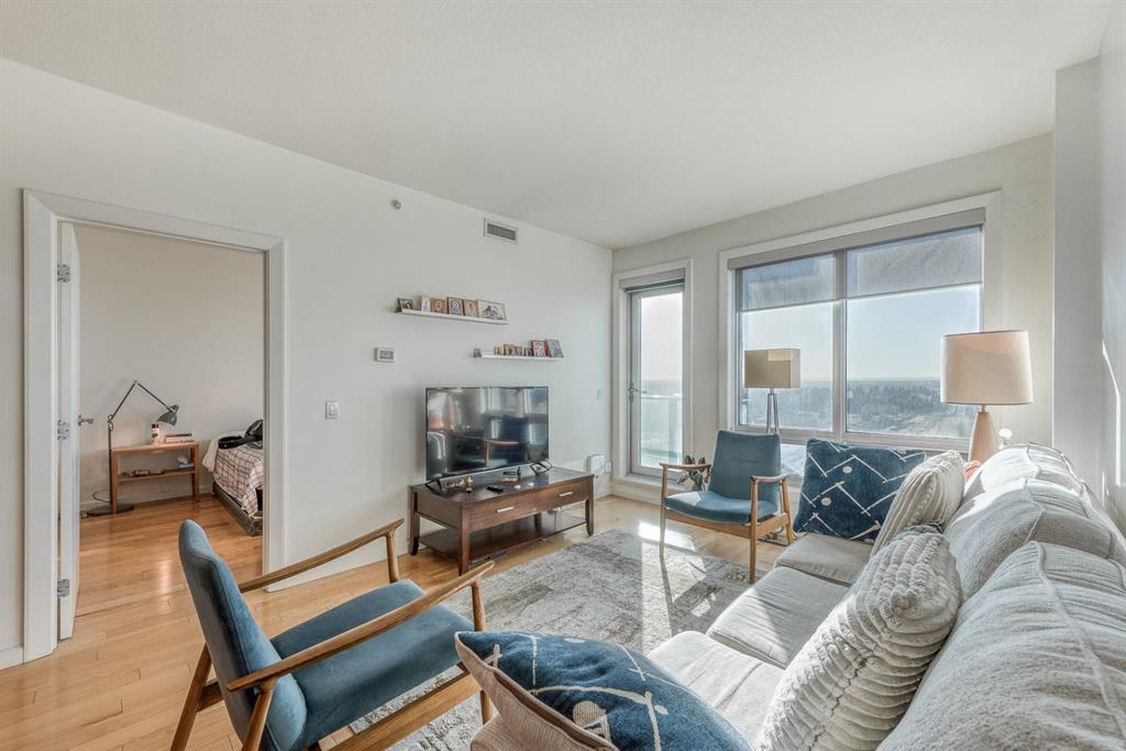 Picture for 2008, 210 15 Avenue SE